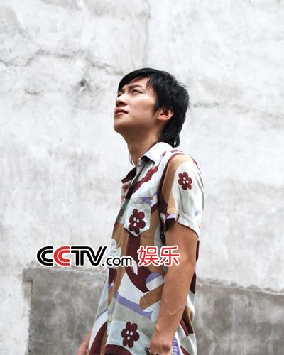 CCTV.com-乔任梁《Klash》写真集全国巡回签