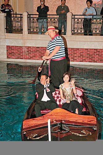 曾志伟与刘心悠炮制老婆饼 不觉儿子被抄袭(图