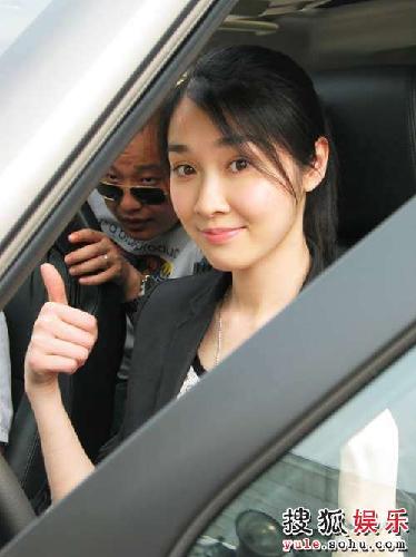 陈丽娜干练上阵+《勇往直前》玩飞车