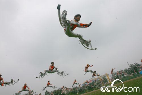 从开幕式的千人太极到闭幕式的弹跳龙_cctv.co