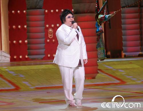 韩红演唱《为生命喝彩》
