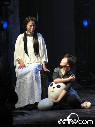 音乐剧紧张排练 谭维维3月美丽绽放韩国舞台