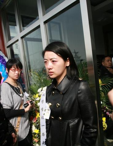 演员小李琳沉痛哀悼_CCTV.com_中国中央电视台