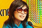 阿桑戴墨镜