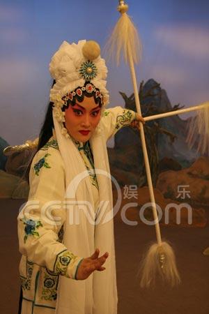 《新虹霓关》舒旭霞饰东方氏