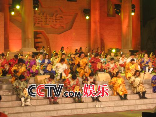 CCTV.com-内蒙古马场马术表演队的马头琴表