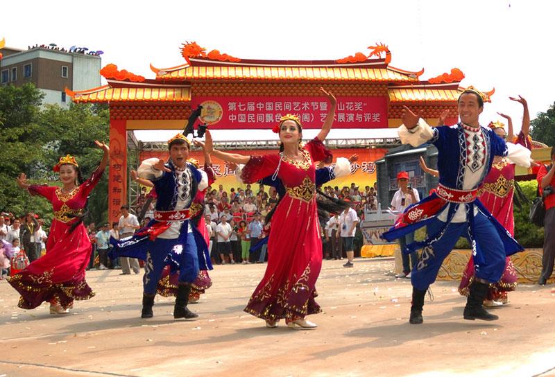 新疆的人民能歌善舞