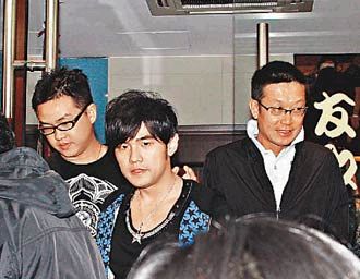 周杰伦弃旧爱侯佩岑与刘伟强吃日本菜[组图]