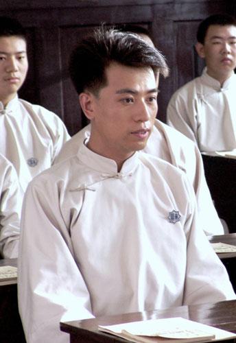 娱乐频道 电影·电视 正文《张伯苓》剧中主要讲述周恩来进入